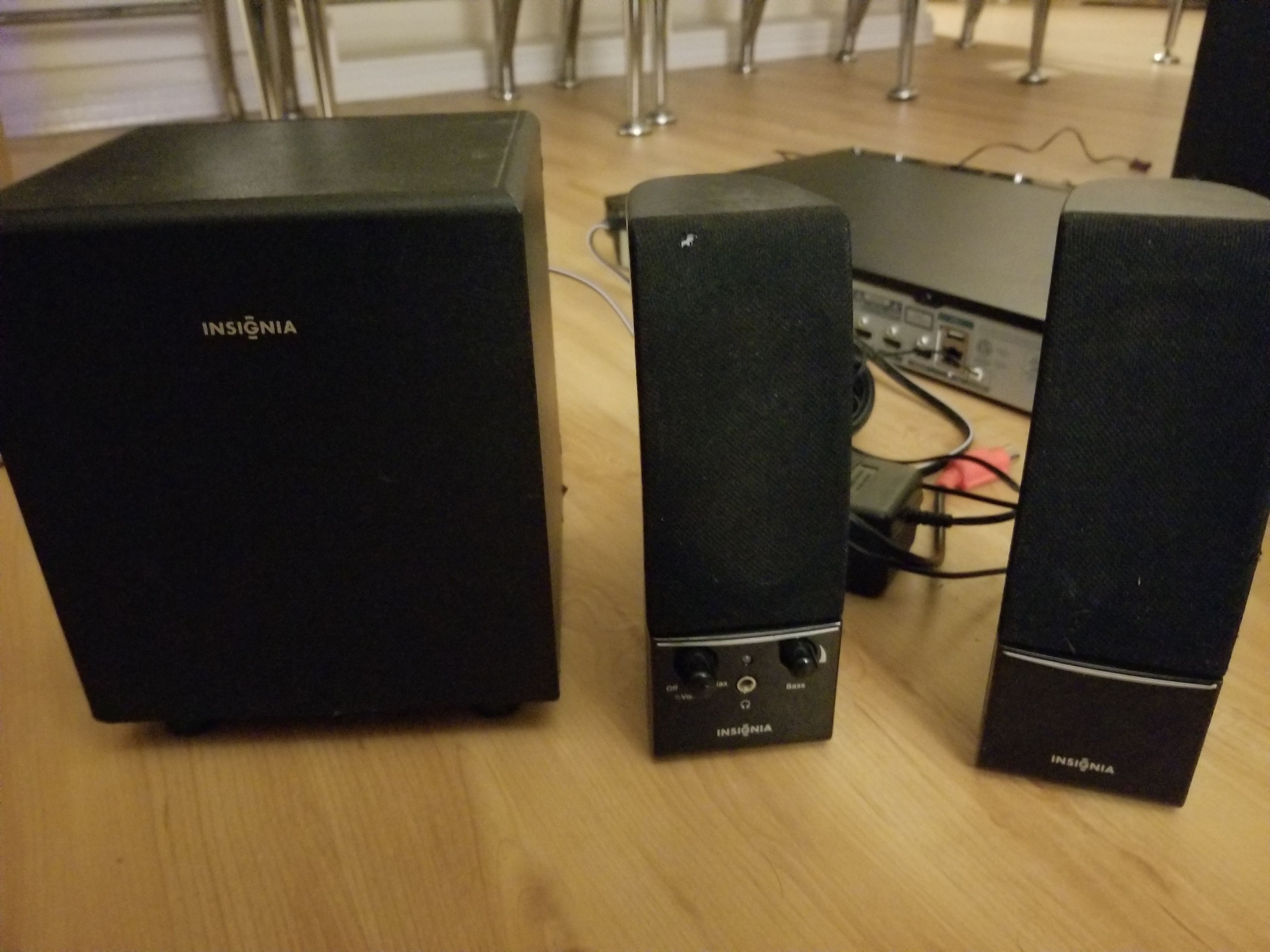 Insignia 2.1 Computer Speaker System NS-PCS21, Black