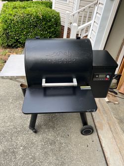 Traeger pellet smoker/grill