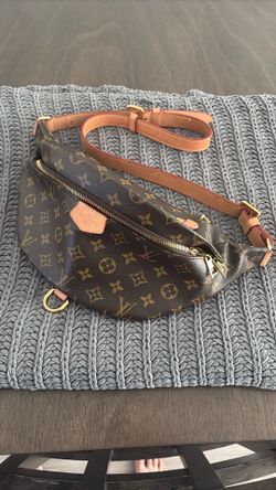 LV (BumBag)