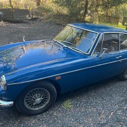 ‘69 BMC MGB Coupe