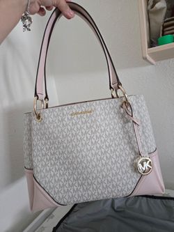 Michael Kors MK Signature Tote Handbag