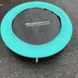 Body fit trampoline