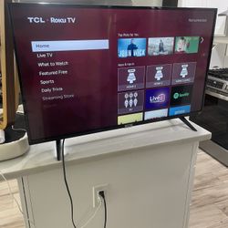 43” TCL Smart Tv W/ Remote 