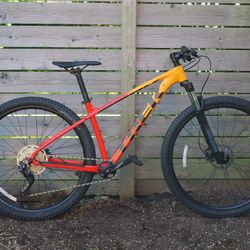 Trek Marlin 7 Gen 2 Size ML