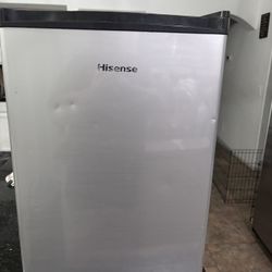 Small Dorm/Office Fridge 