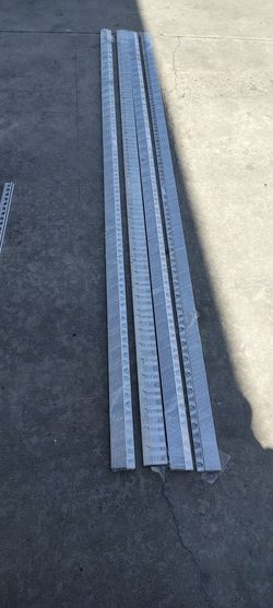 Metal edge schluter