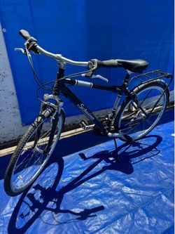 Schwinn Discover 21-Speed Hybrid Bike