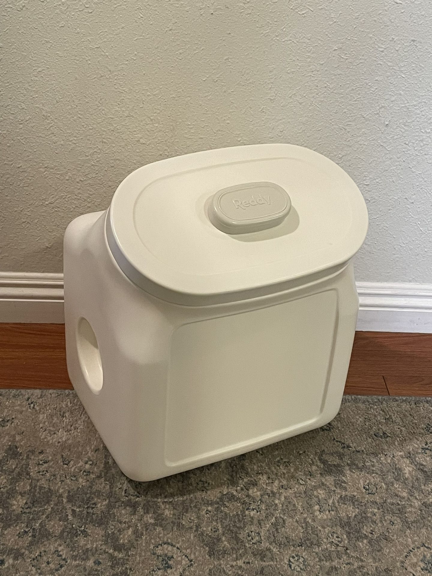 Pet Food Container