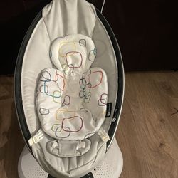 4 Moms Baby Swing 