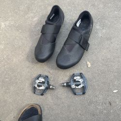 Size 40 Cycle Shoes And Shimano Pedals 