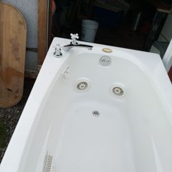 Whirlpool Jacuzzi Tub 