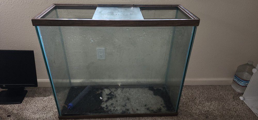 70 Gallon Fish Tank
