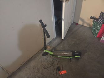 Razor electric scooter