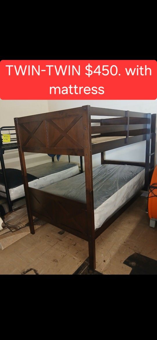 DISPLAY BUNK BED WITH MATTRESS