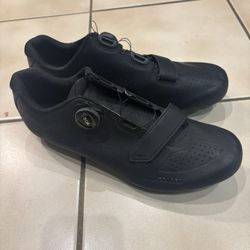 Spin Shoes- Size 11 Men