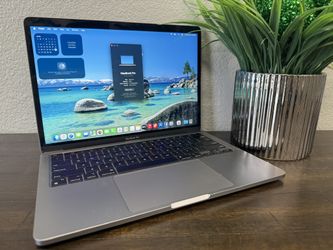 MacBook Pro 13” 2020 M1 8GB RAM 256GB SSD
