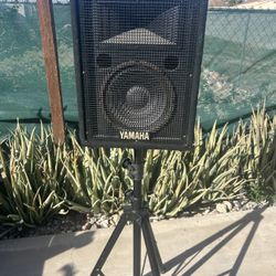 YAMHA Speaker With Proline Speaker Stand