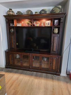 LR Entertainment Center