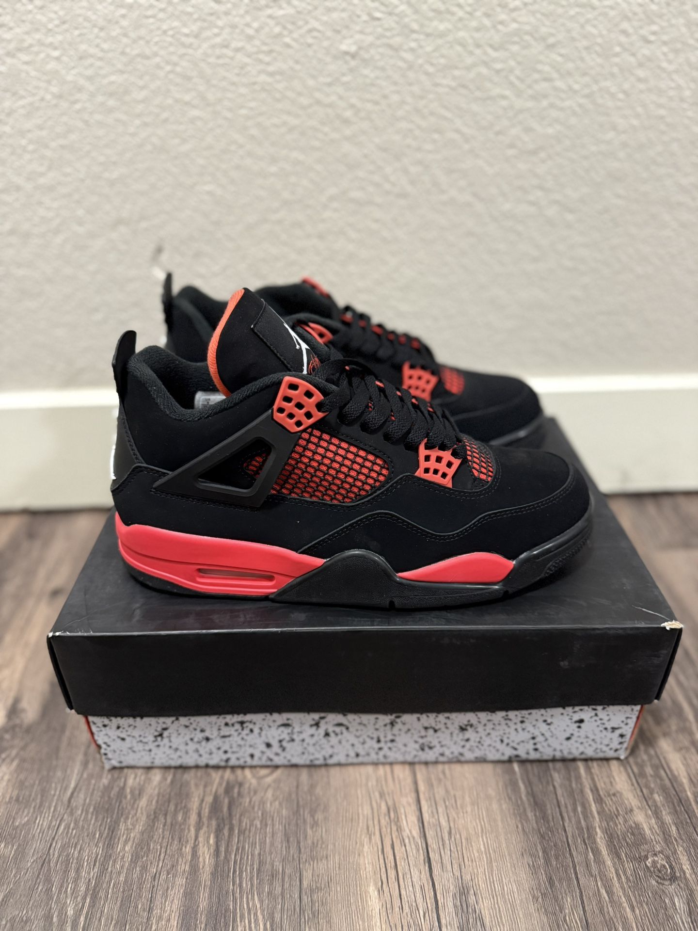 Nike Air Jordan 4 Retro Red Thunder Size 9