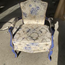 French Classic vintage chair wood King Loui