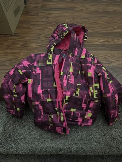 Youth Snow Jacket Size Medium (6-6x)