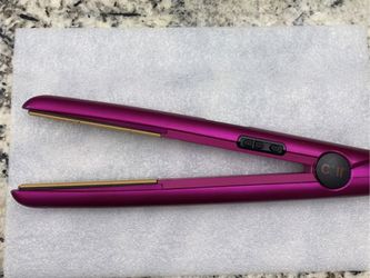 Pink chi straightning iron Works great