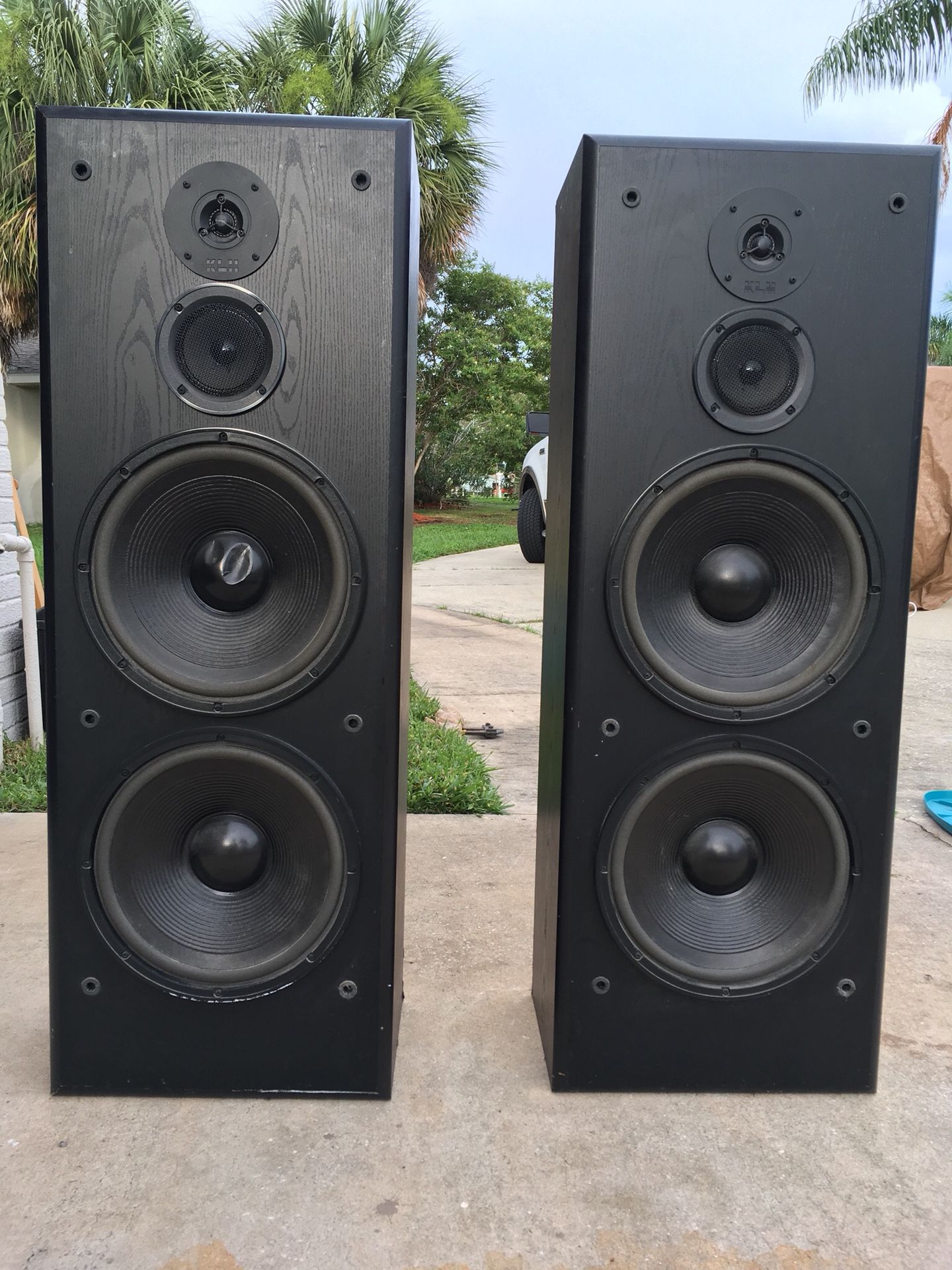 KLH AV5001BA speakers - PICKUP ONLY
