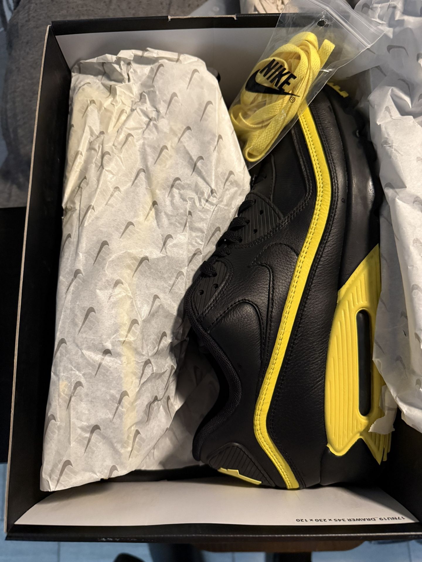 AIR MAX 90 X Undefeated Collab Sz 13