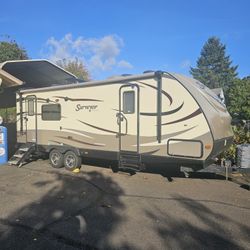 2016 FOREST River TRAILER RV 25 FT.