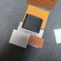 Louis Vuitton Wallet black 