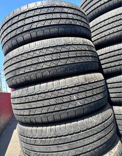 235/65/18 Michelin 📍📍 Vendo un set de llantas con 80% de vida las 4 📍🌟