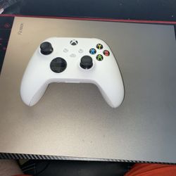 Xbox one x With One Controller 