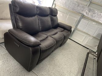Real Leather Sofa & Love Seat Electric Recliners!