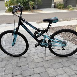 Women’s bike and pump