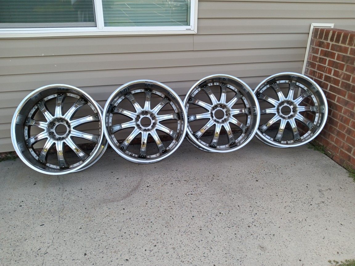 24 In Universal Rims 6 Lug Universal for Sale in Hope Mills, NC OfferUp