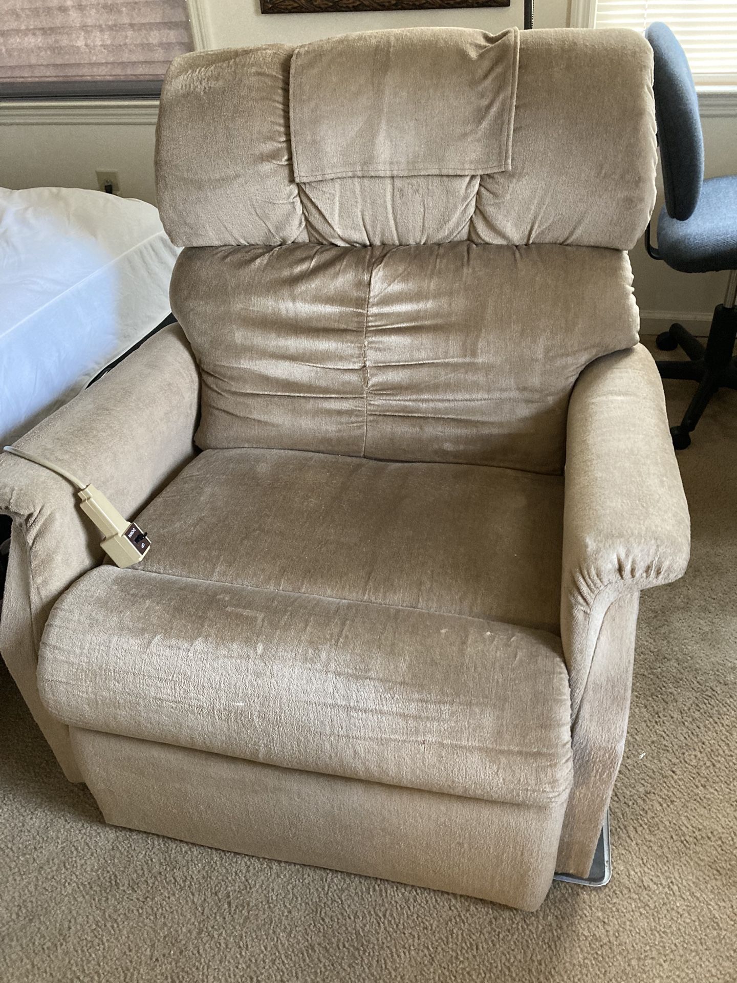 Lift Chair -Power Recliner- Extra Wide