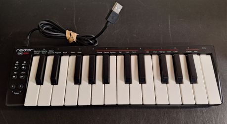 NEKTAR SE25 MINI KEYBOARD