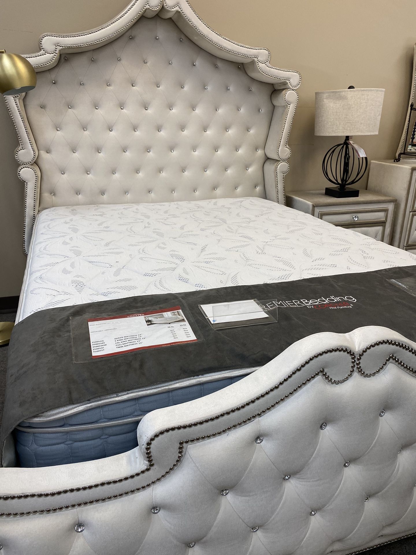 White Velvet Bedroom Sets And Mattress We Finance No Credit Needed!RECAMARAS Y MUEBLES EN PAGOS SIN CRÉDITO FACIL!
