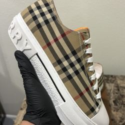 Burberry Converse 