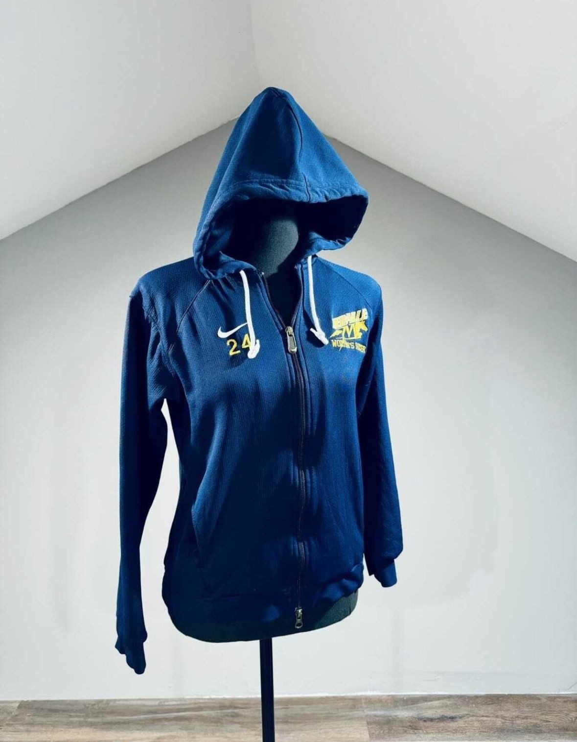 Nike Women’s Small Navy Blue Soccer Zip Up