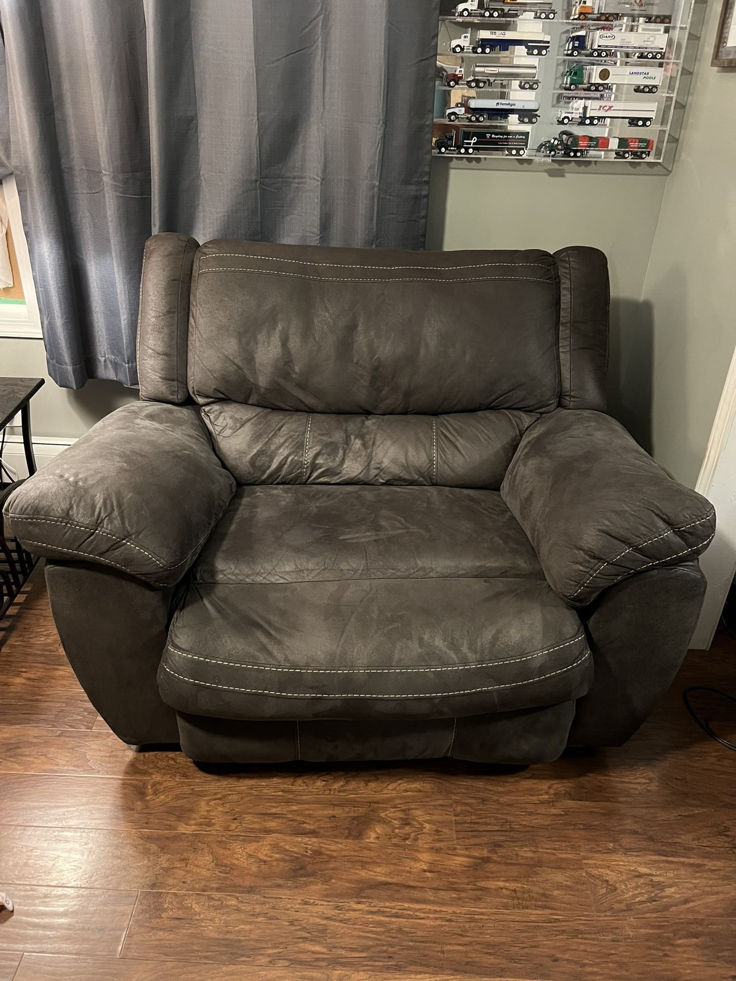 Extra Large Comfy Recliner