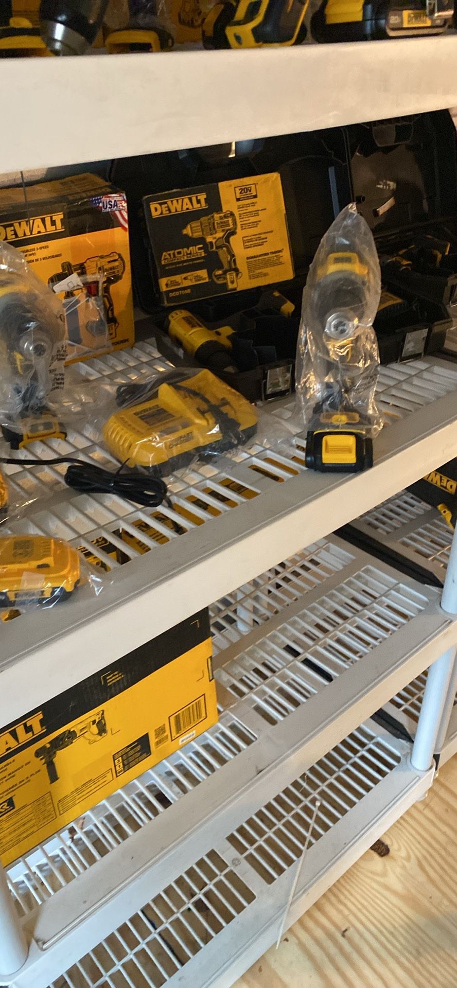 New tools, in good condition. Prices vary, ranging from $50 -$ 99 to $580 . There is a one month warranty , the money is not returned, only credit