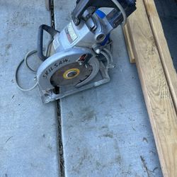 Heavy Duty Skill Saw It Works But Needs New Bearings Sold As Is