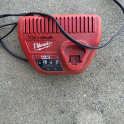 Milwaukee single M12 charger