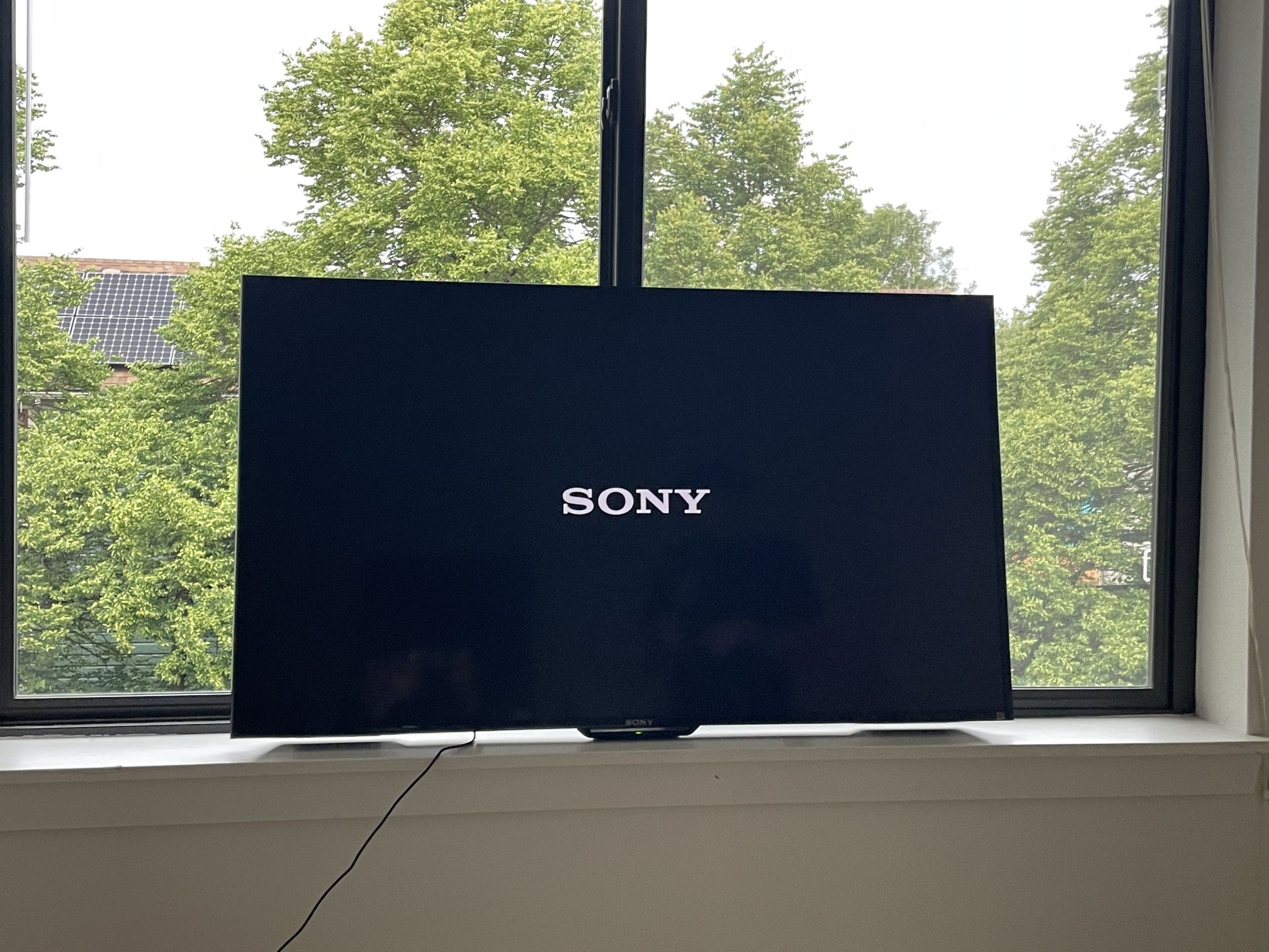 sony bravia 48” led tv