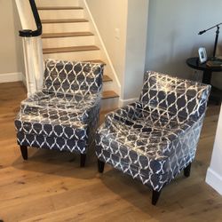 Furniture/Chairs