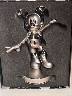 Disney Milestone D23 Mickey Mouse Leader Of The Club Disney100