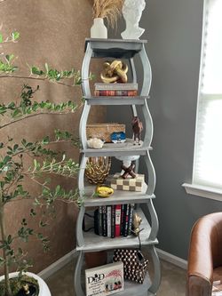 Beautiful five tier shelf, silver/grey