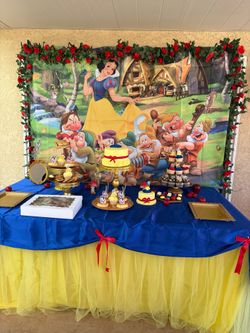 Snow White birthday decorations
