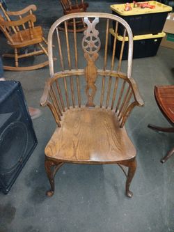 Antique Windsor ARMCHAIR